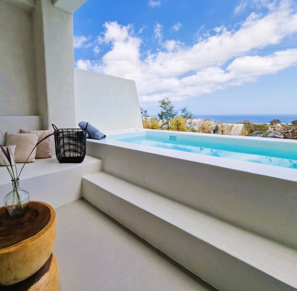 MAEVA Santorini Suites