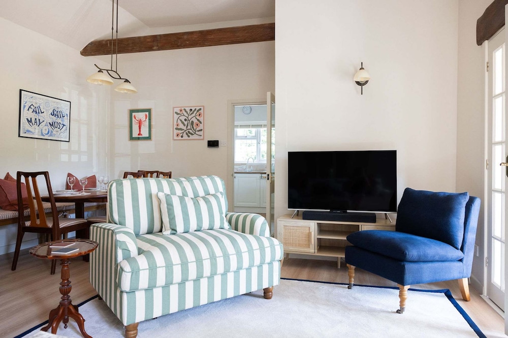 Homely Cottage for 6 Near Chichester Goodwood