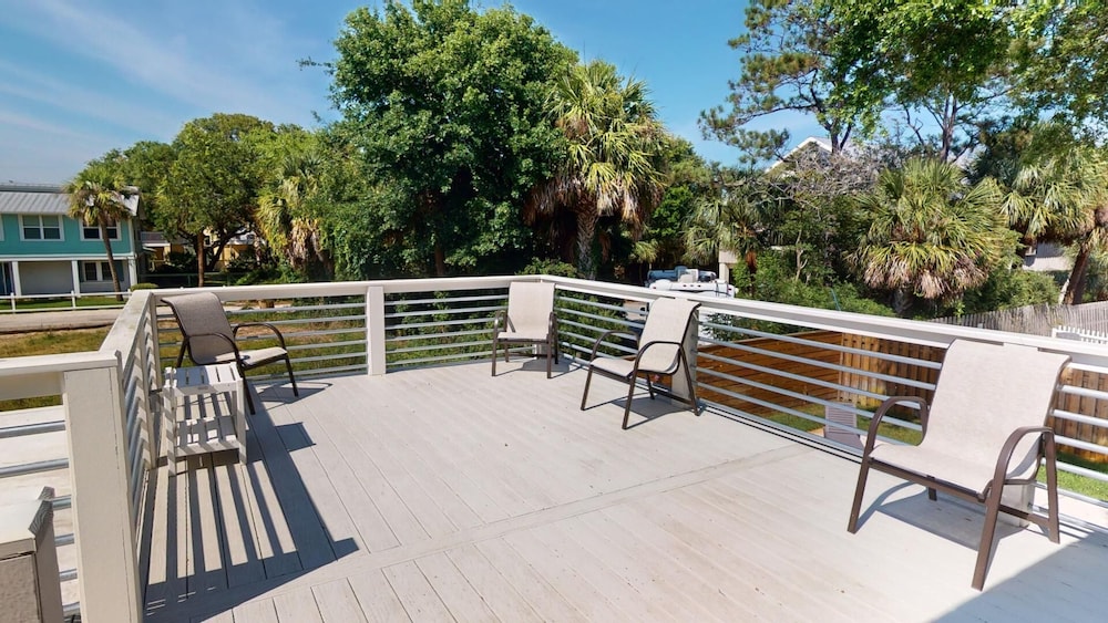 6 7th Street by Tybee Vacation Rentals
