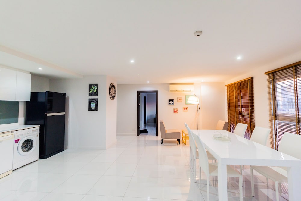 The Place Pratumnak by PSR ASIA