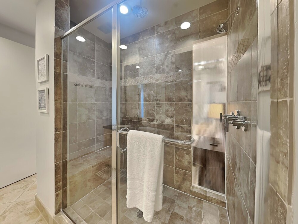 Low Tides by Ryson Vacation Rentals