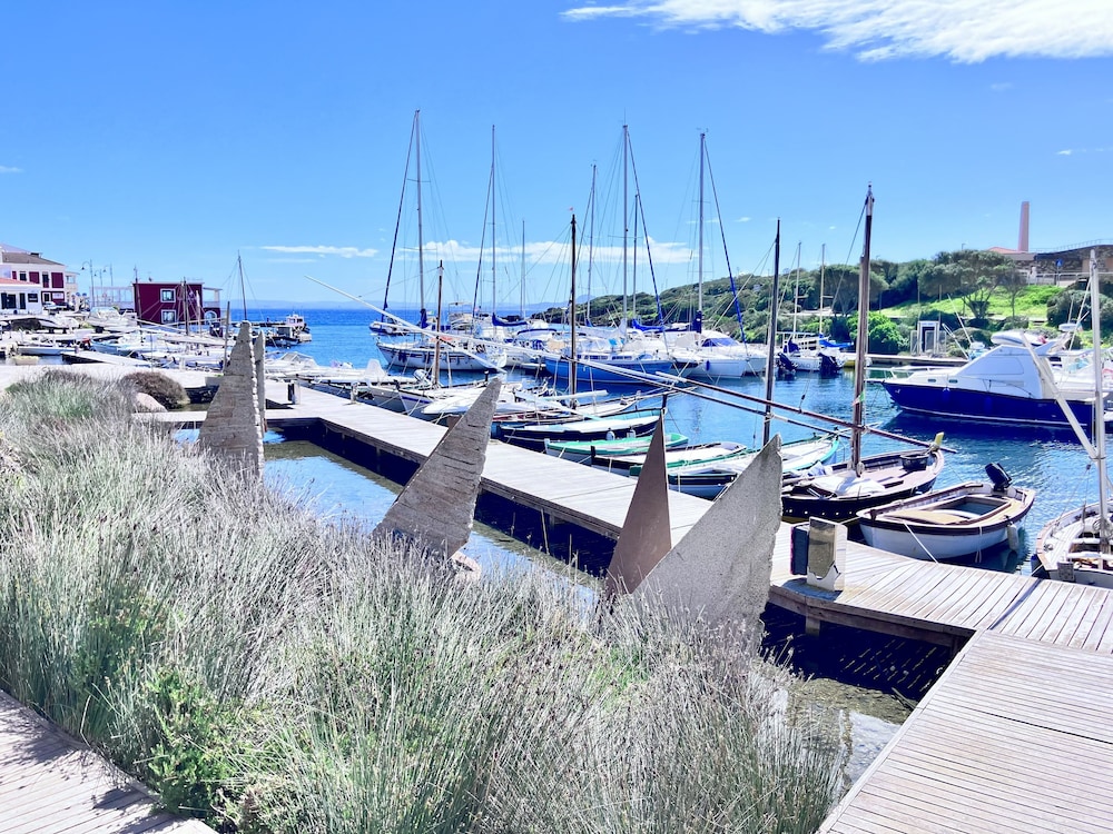 Seafront Apartment in the Heart of Stintino photo 3