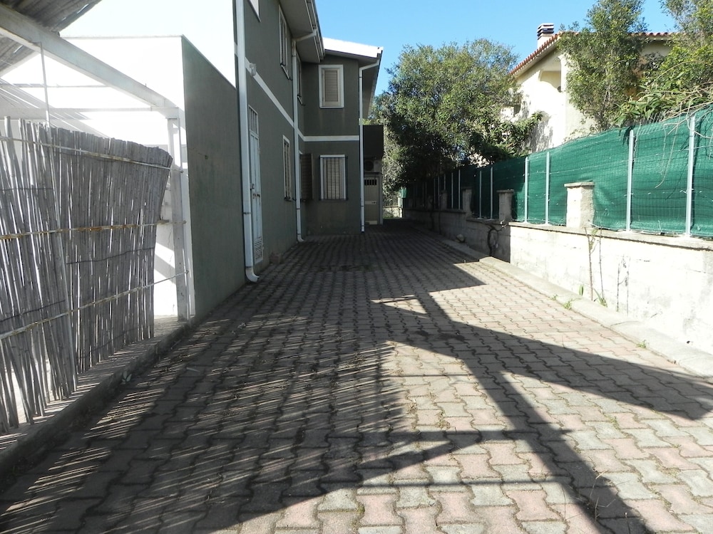 Photo 8