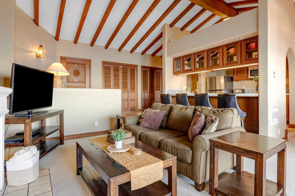 Camino De Flores by Avantstay Views Pool Beach Access Community Amenities