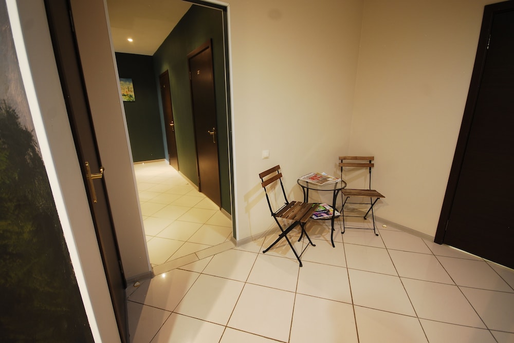 Landmark City Hotel - Hostel