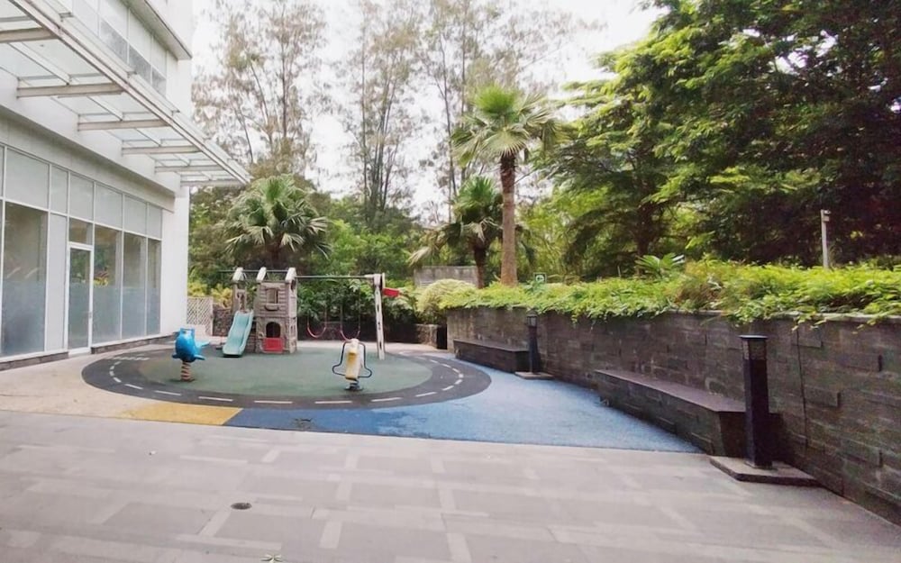 Spacious And Cozy 3Br At Grand Sungkono Lagoon Apartment