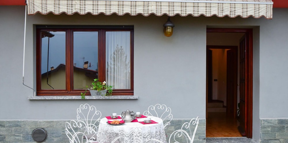 Ca Bearly in Nesso With 1 Bedrooms and 1 Bathrooms view 3
