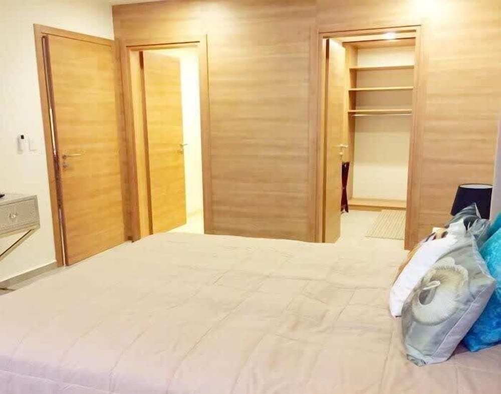 The Plaza - Stylish 1 BDR in Carso