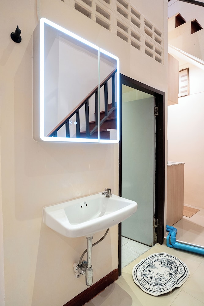 House in Khao San - OH Homes Samsen 12