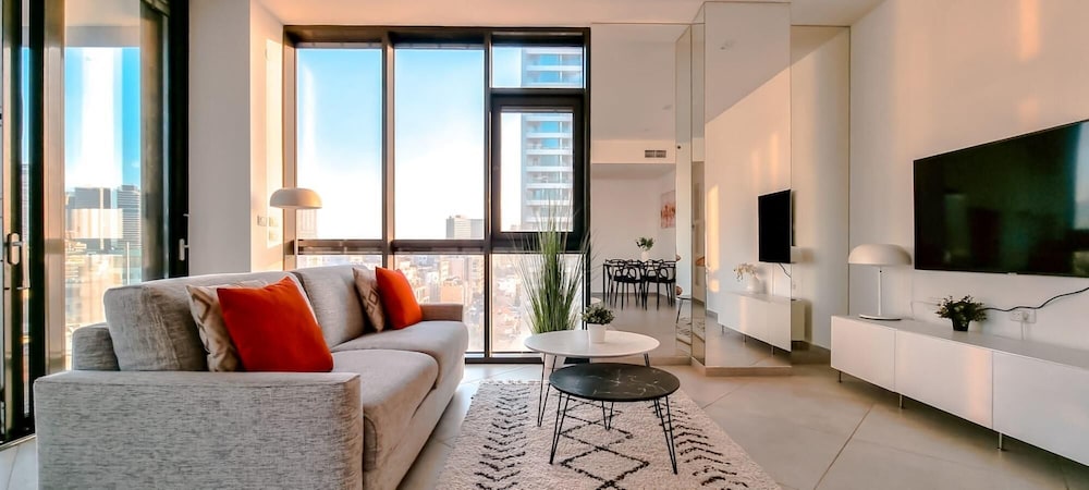 Hayarkon Orchide in Tel Aviv-yafo view 3