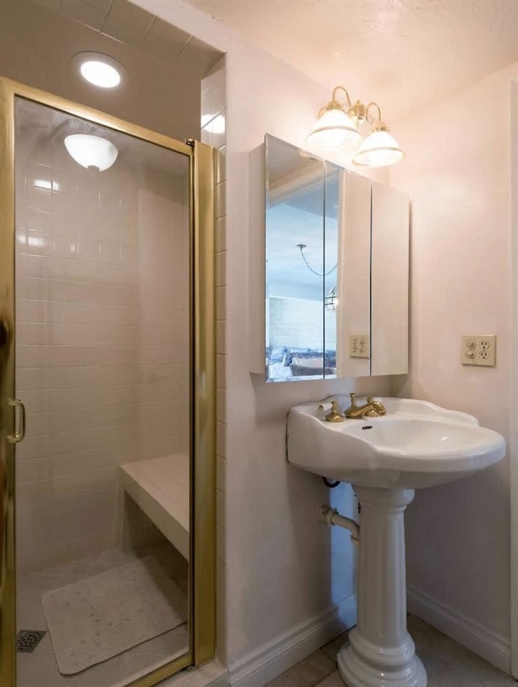 Lakeside Golf Course Retreat in Cathedral City