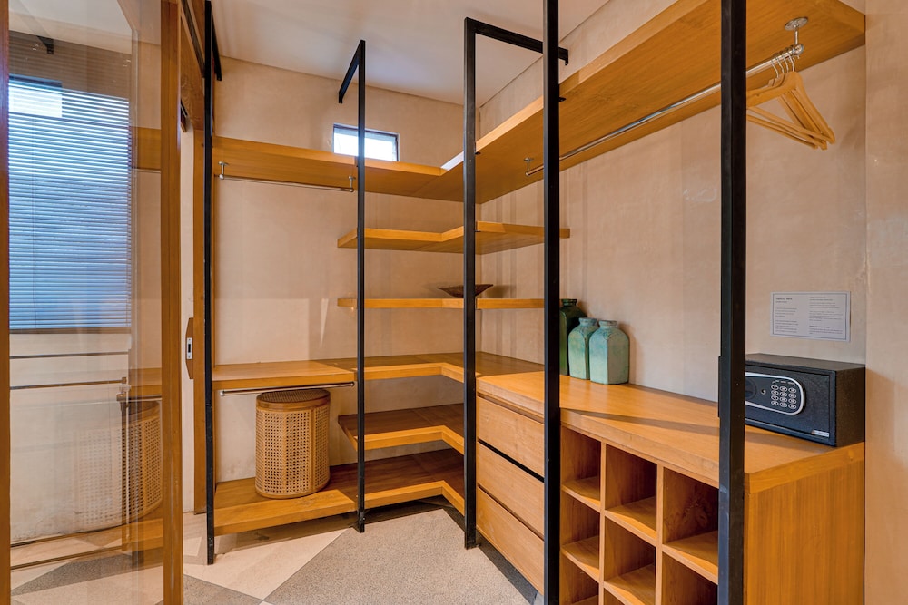 Stylish Canggu Apartment near Berawa Beach