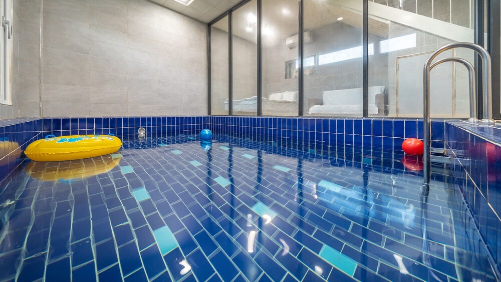 Gapyeong Ddel Poolvilla view 3