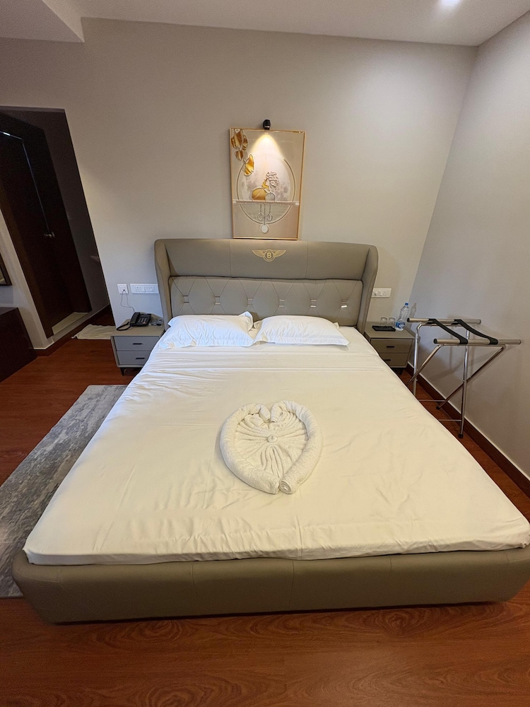 Kanak Residency Kuthuparamba