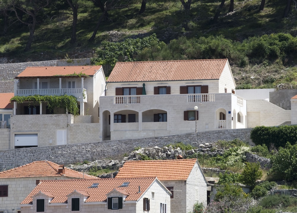 Apartments Pucisca