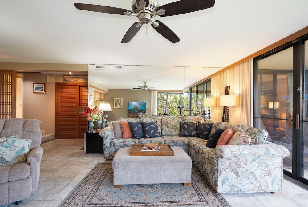 Polo Beach Club Vacation Rentals - APlus Resorts