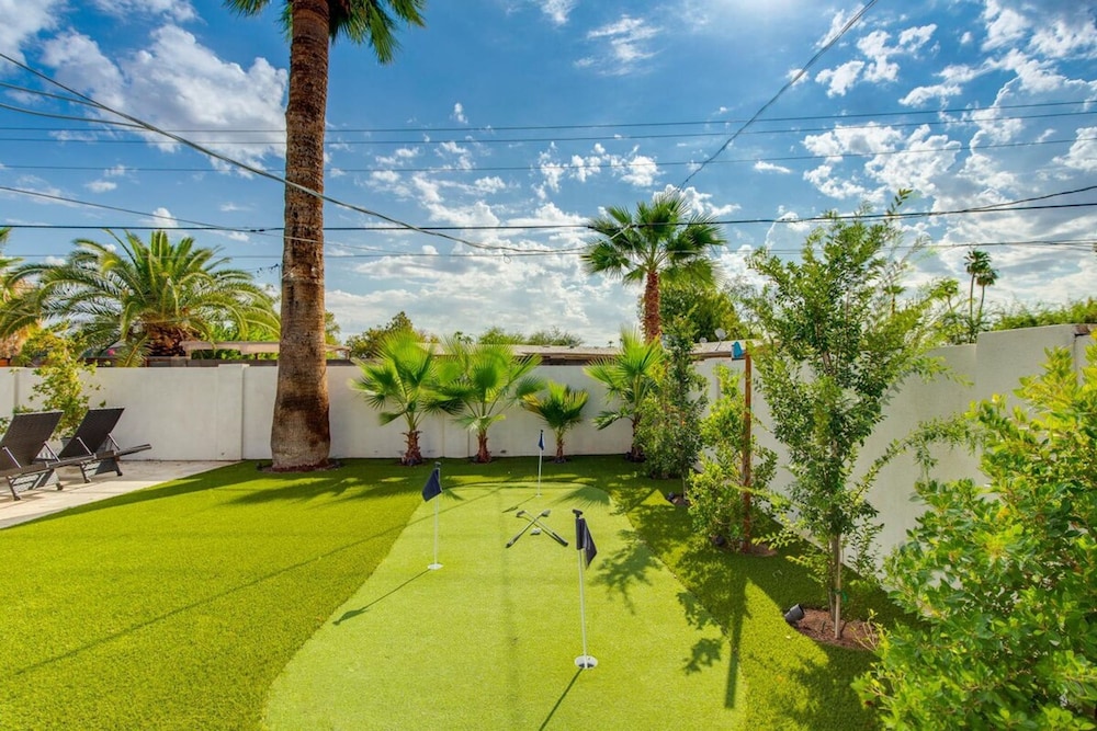 Desert Sands Heated Pool Firepit Old Town Putt Grn