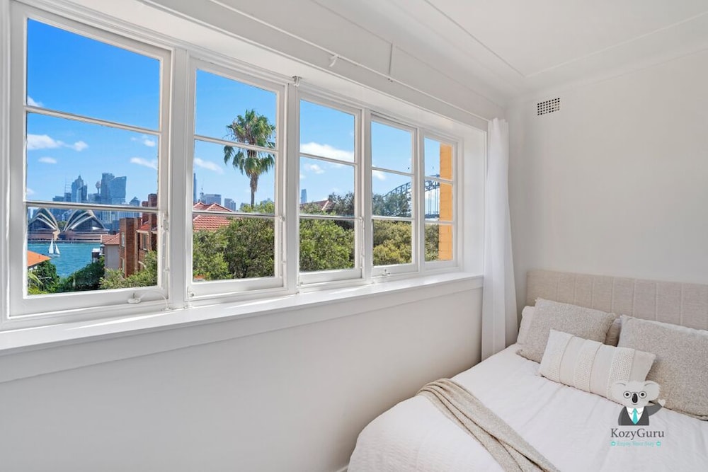 Kozyguru | Kirribilli | Opera House View 2 Bed Apt