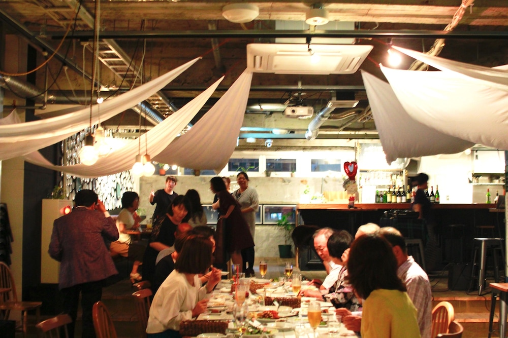 Hostel and Dining Tanga Table