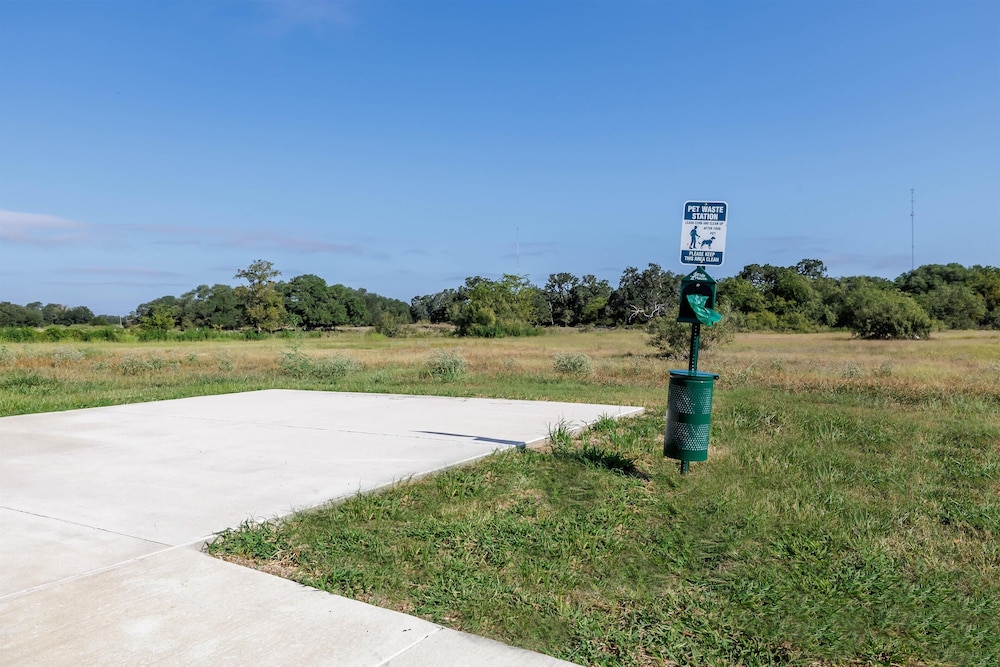Studio 6 – Giddings, Tx