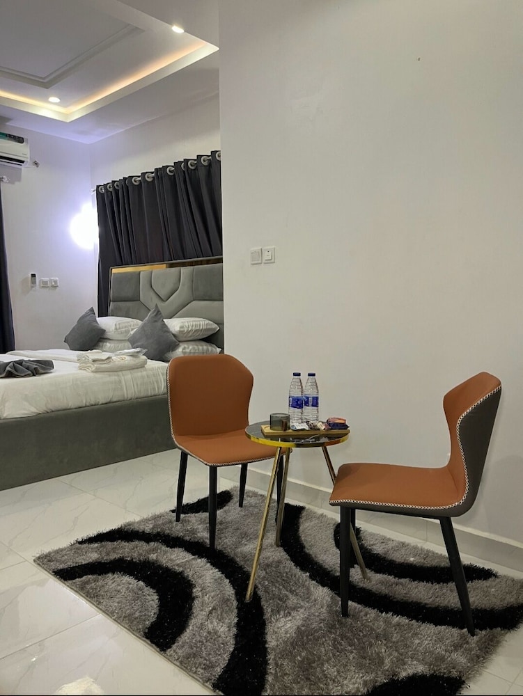 R-Oak Hotels and Apartments