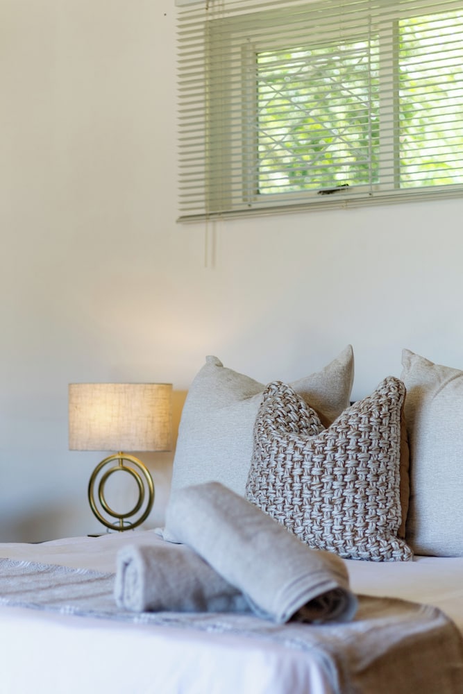 Room in Guest Room - Garden Cottage, Houtbay, Cape Town, South Africa