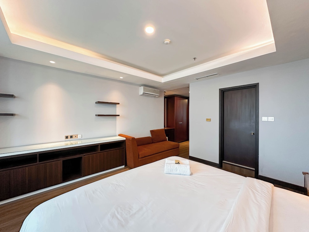 Spacious And Strategic Location 3Br At Kondominium Regensi Apartment