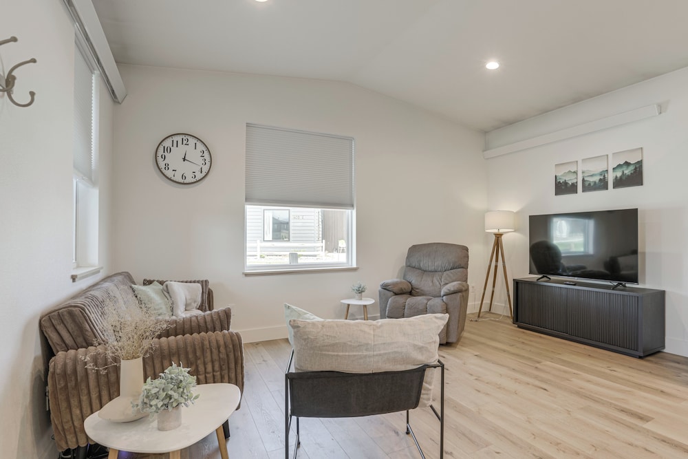 Mtn-views, Pet-friendly! Family Home in Ranchester