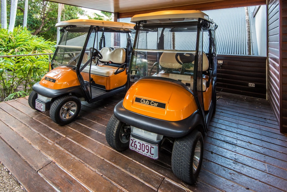 Iluka Luxury House With Ocean Views On Half Acre With Pool And Two Golf Buggies