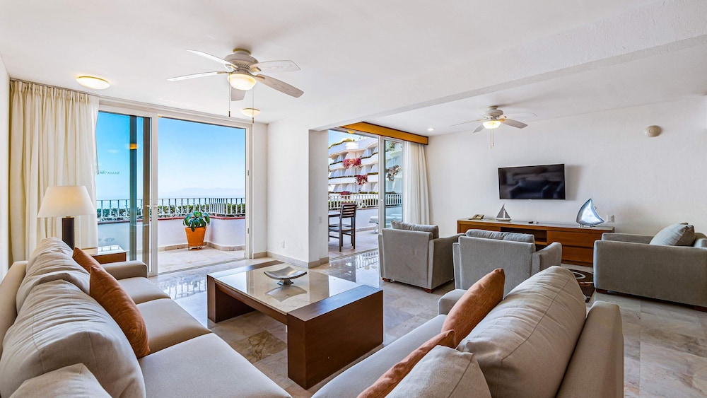 HOLT Grand Miramar Residences