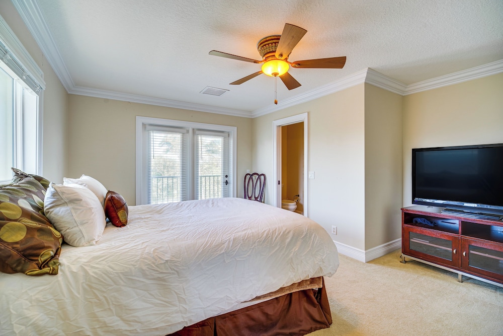 Beachfront Melbourne Beach Retreat w/ Pool Table!