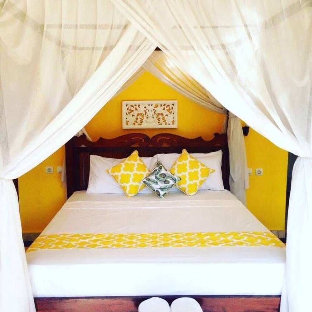 Kirana Homestay - Sunshine Bungalow view 3