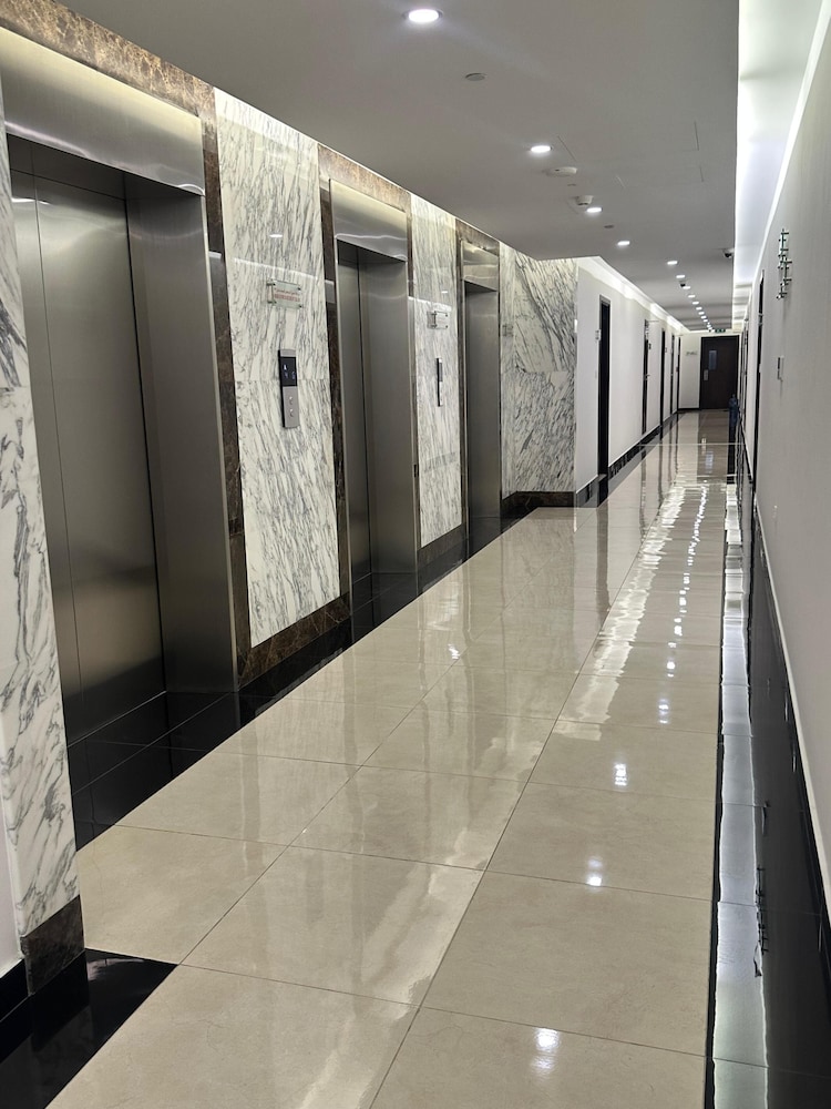 Stay Inn Albarsha by PHM