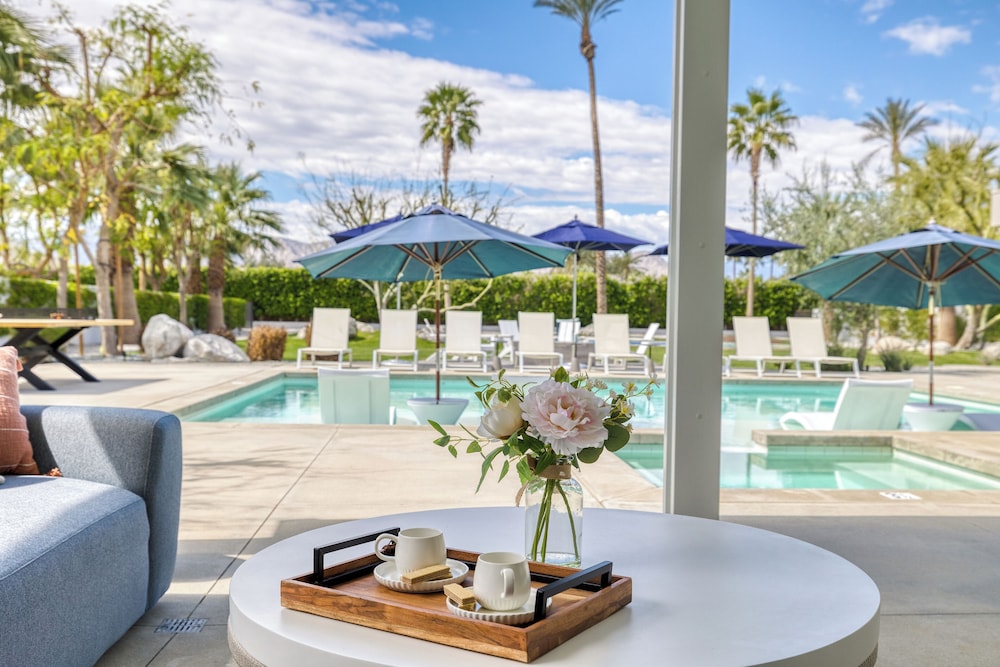 The Polo Villas by AvantStay – Modern Oasis Near Empire Polo Club