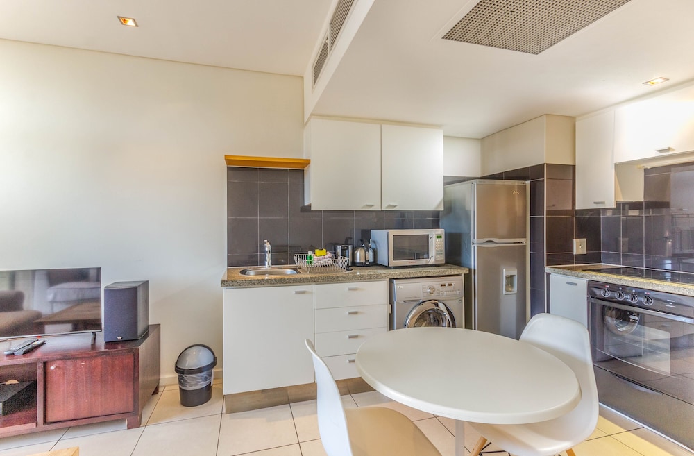 De Waterkant Studio Apartment, Fully Furnished and Equipped No0803