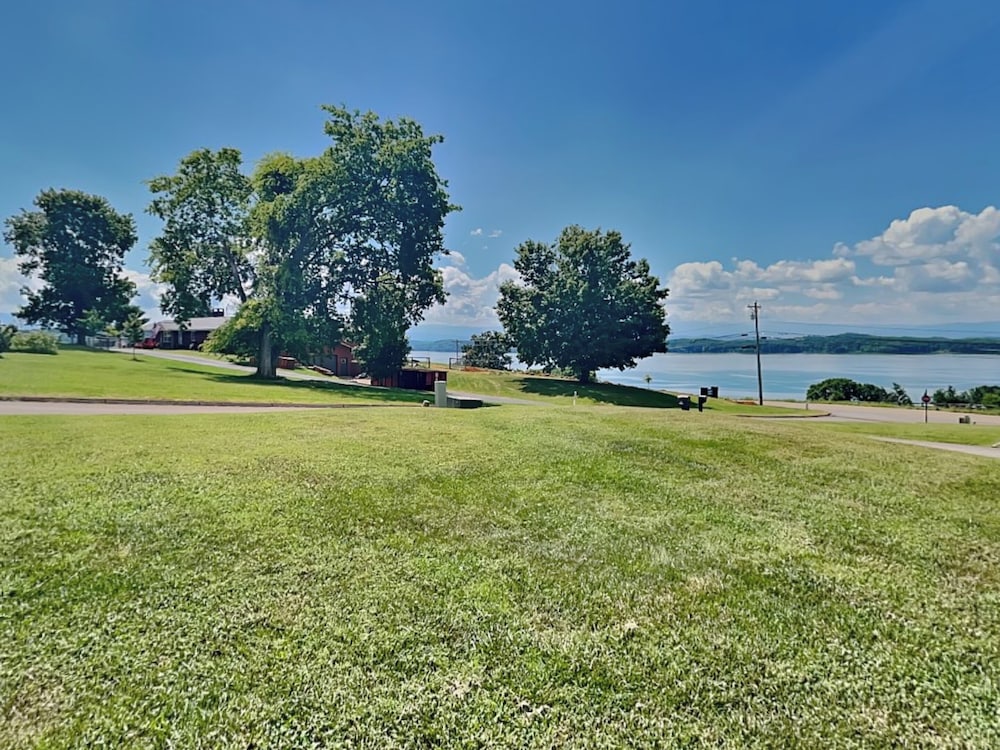 Pinnacle Place by Jackson Mountain Rentals