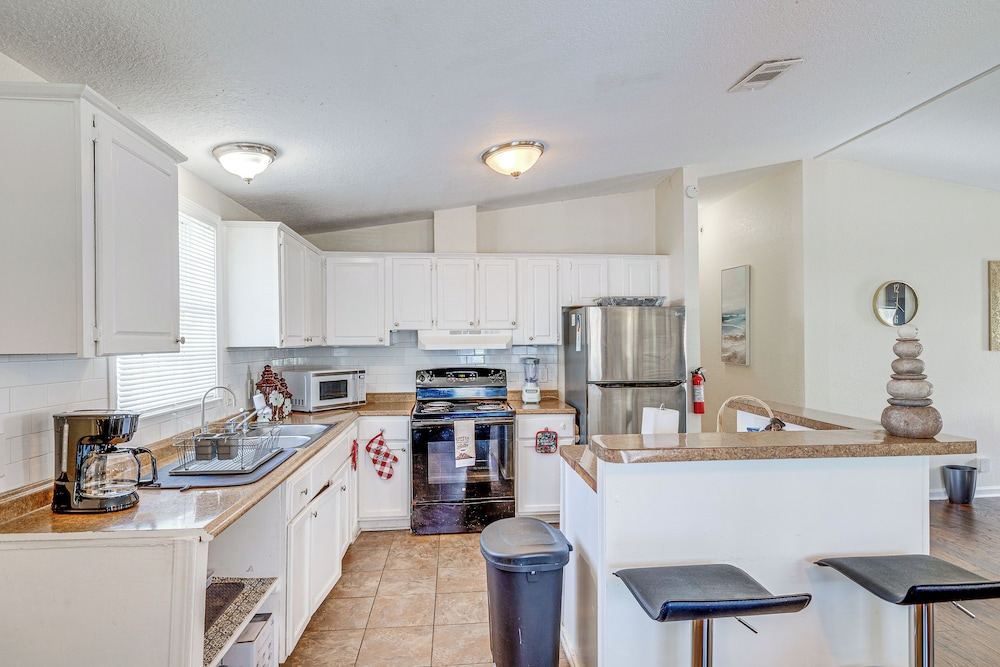 West Palm Beach Home ~ 2 Mi to Downtown!