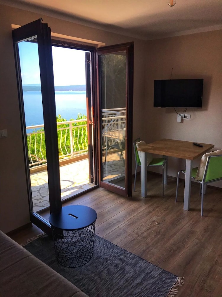 Luki - Great View - A1 view 2