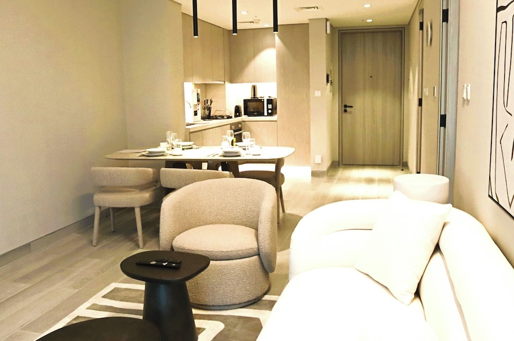 Condor Concept 7 - JVC Holiday Homes