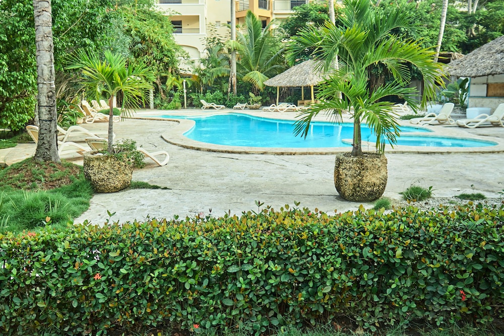 Los Corales Beach Village