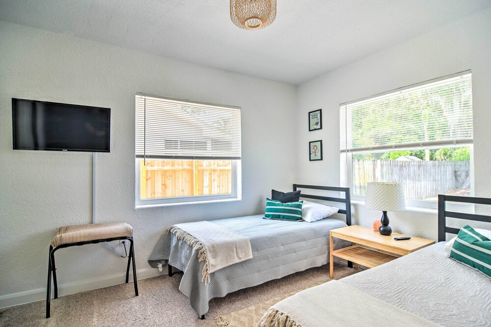 Family-friendly Clearwater Home w/ Game Room!