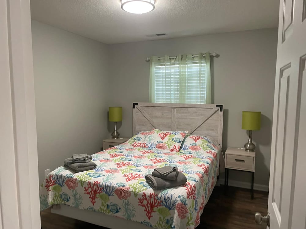 Oak Island 4BR Retreat