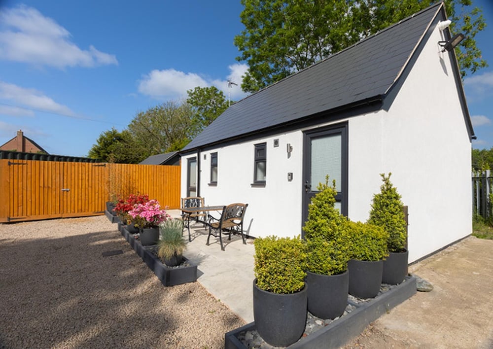 Cosy Twin or Double Studio Near Shearsby, England