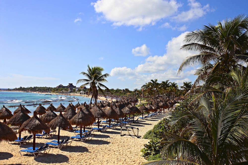 Bahia Principe Vacation Rentals - Three-Bedroom House