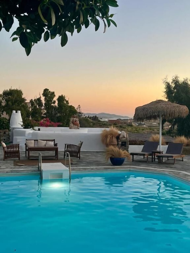 Casa Paros