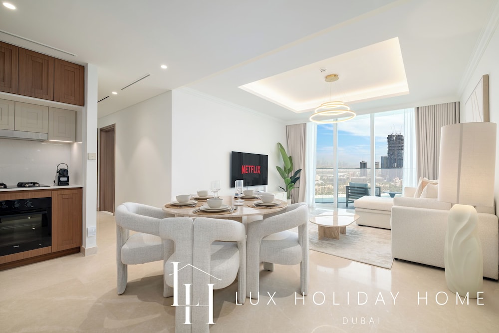 LUX  The Palace Residence Suite 2