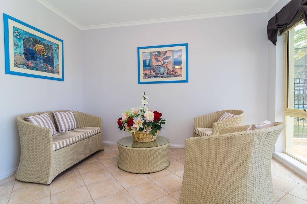 Port Adelaide Harbourside Home