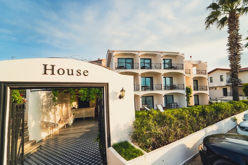 Hotel Cunda House Kucuk Otel - Image 1