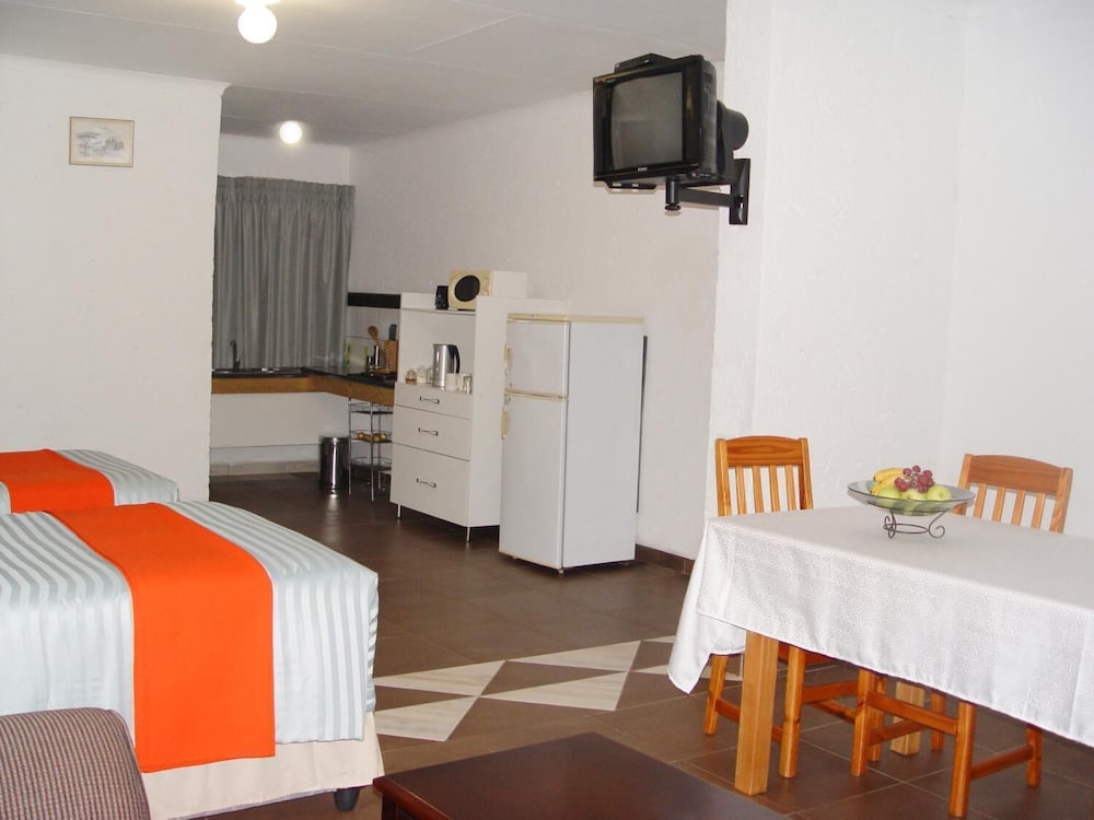 Esther's Lodge