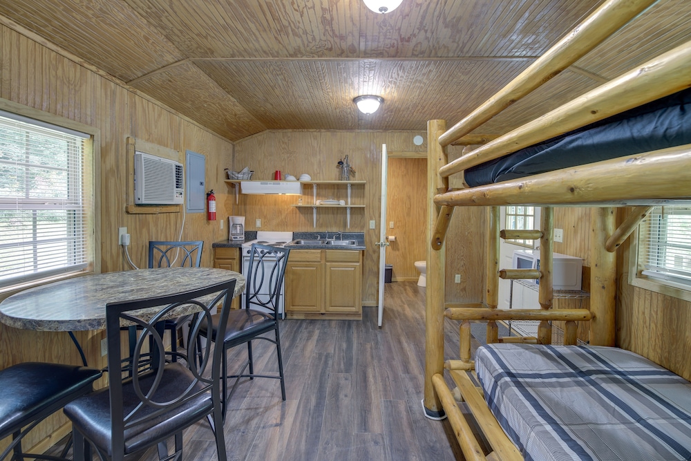Serene Briceville Vacation Rental Cabin w/ Grill! view 3